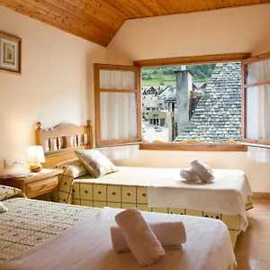  Hostal Aiguamog